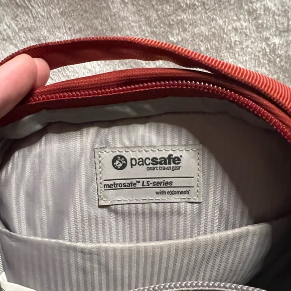 Burnt Orange/Red RFID Travel Locking Crossbody - Picture 5 of 6